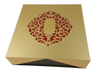 中国 Gold Color Hot Stamping CMYK Printing Two Sides Open Style Rigid Cardboard Box with Magnets 販売のため