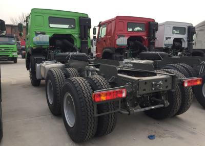 China Da carga da capacidade 25 - 40 do caminhão toneladas do pneumático do chassi SINOTRUK HOWO ZZ1257N4641W TR691 à venda