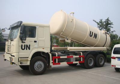 China Recogiendo la limpieza del tanque séptico de la bomba de vacío del barro de aguas residuales acarree LHD 6X4 en venta