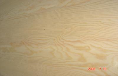 China Yellow White Pine Rotary Quarter Cut Veneer Furniture / Wooden Veneer for sale