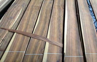 China Santos Rosewood Quarter Cut Veneer With Fine Straight Grain for sale