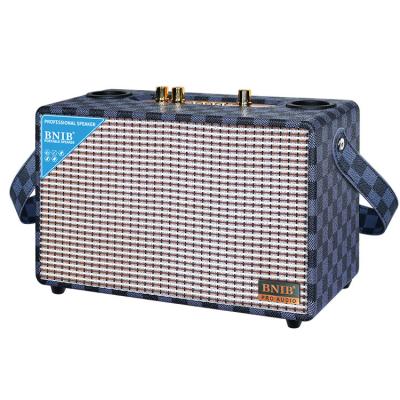 China Rechargeable Outdoor Portable Karaoke Speaker With Microphone 6.5 Inch Driveunit for sale