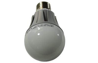 China 12 luz global do diodo emissor de luz dos bulbos 880Lm Dimmable do diodo emissor de luz do watt para a iluminação de Comercial à venda