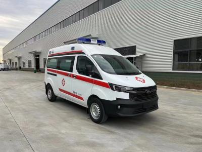 中国 Mobile Hospital Emergency Ambulance Car Transport Patients 85kw Engine Power 販売のため