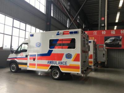 China 4wd Emergency Ambulance Car GVW 3300 Kgs Manual Transmission en venta