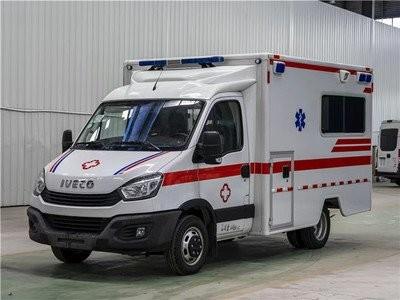 China 4 Wheel Drive Emergency Ambulance Car Rated Capacity 6-8 Persons en venta