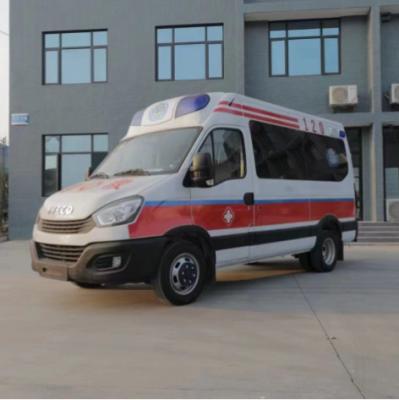 Chine 3750 mm de base de roue voiture d'ambulance d'urgence avec 103 kW de puissance nominale et 3700 kg de poids brut à vendre