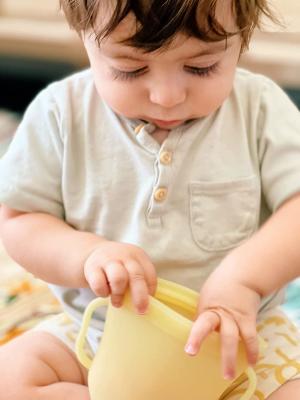 Chine Sac de stockage de silicone de conservation de lait maternel de bébé de tasse de conservation des aliments de tasse du casse-croûte des enfants de silicone de catégorie comestible à vendre