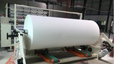 China Cadena de producción del papel higiénico de la alta capacidad no equipo el rebobinar del papel higiénico de la parada en venta