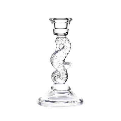 Chine Hot sales customized Sea horse clear crystal glass candelabra candlestick holder à vendre