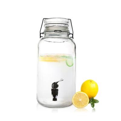China Multifuntional Classic Glass Juice Dispenser Round Lead Free For Hotel for sale