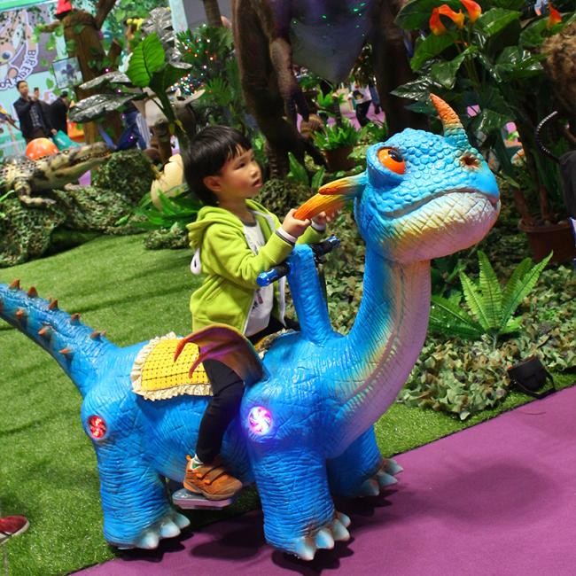 Dinosaur ride side view