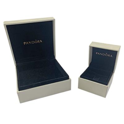 China 200gsm Greyboard Jewelry Packaging Box Bookstyle Flip Top Design for sale