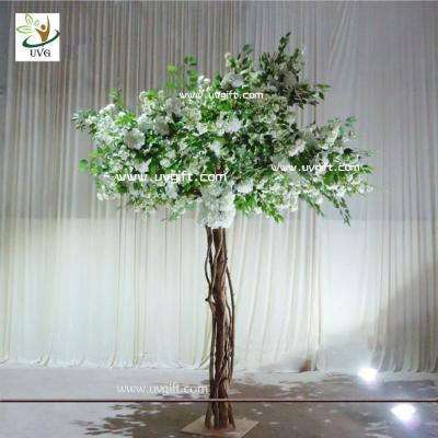 China UVG Floor standing artificial cherry blossom wedding decoration trees for stage decor for sale
