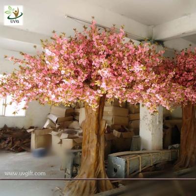 China UVG giant tree made of artificial cherry blossom and fiberglass trunk for home decoration for sale