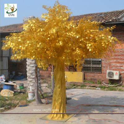 China UVG GRE043 indoor and outside use thick golden banyan tree artificial trees for sale for sale