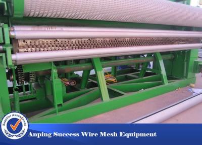 China Galvanized Square Netting Wire Mesh Welding Machine 45 Radial Welding Speed for sale