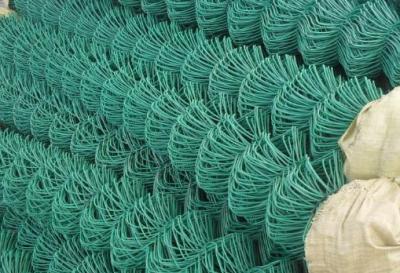Chine maillon de chaîne de 5x5cm Mesh Fence, barrière de maillon de chaîne de vinyle de vert de L25m à vendre