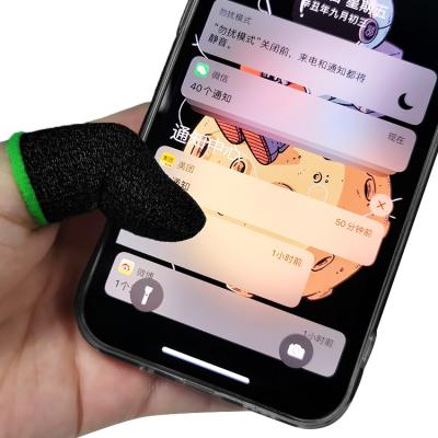 中国 Black Breathable Touch Screen Gaming Thumbs Sleeve Fingertips For Game PUBG 販売のため