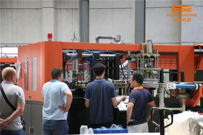 China máquina de sopro 3000BPH do ANIMAL DE ESTIMAÇÃO automático plástico da garrafa 1500ml à venda