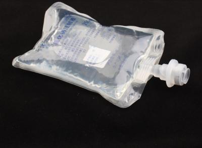 Chine Sacs de solution saline médicale de 1000 ml 500 ml de chlorure de sodium IV Sac clair à vendre