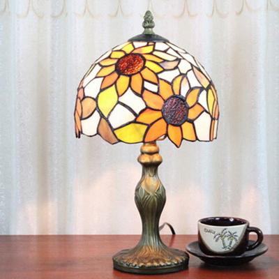 中国 SunFlower Romantic Decoration Handmade Reading Room Working Home Office Turkish Desk Lamp Mosaic Lamp Glass Table Lamp 販売のため