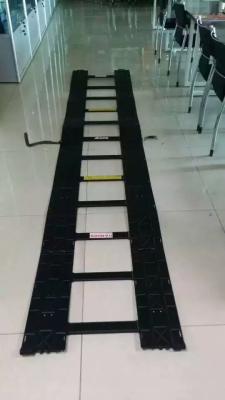 China Escada de dobradura tática da liga de alumínio/escada dobrável do golpe à venda
