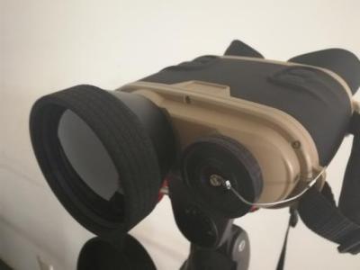 China Infrared Thermal Imaging Binoculars 640 × 480 Detector 50hz Manual Focus for sale