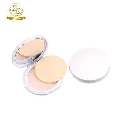 China Light-breathable Face Powder For Day And Wet Use Compact Foundation à venda