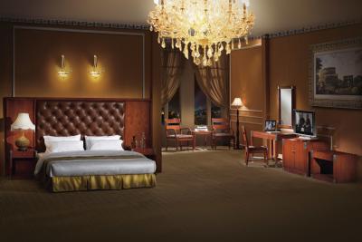 Chine Les grands meubles de chambre à coucher d'hôtel de tête de lit placent le lit rustique des chambres à coucher 1800*2000*250 de pays à vendre