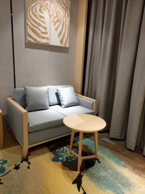 China Sala de hotel Sofa Solid Wood Frame Sofa de estofamento da tela 1600*900*820mm 2 Seaters à venda
