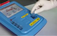 Chine Analyseur de test d'urine MALB Crp d'analyseur de protéines spécifiques aux animaux de compagnie de 2 minutes à vendre