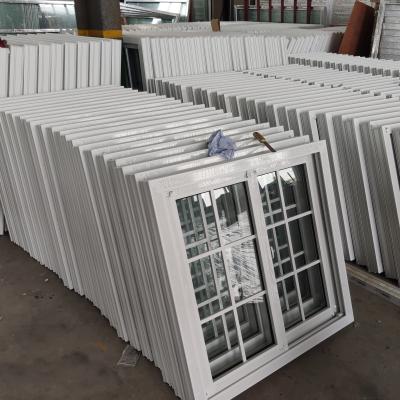 China Ventana corredera de PVC de vidrio templado con parrilla a prueba de viento para baño en venta