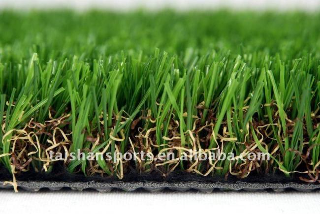 Installation example of five-color artificial turf in garden setting