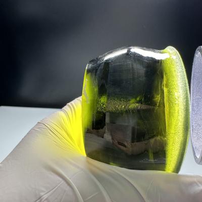 China Laboratório sintético criado de corte livre safira verde de cristal único matéria-prima para jóias à venda
