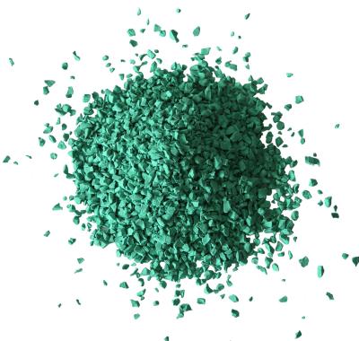 China Gránulos de goma de color verde resistentes a los rayos UV para correr en venta