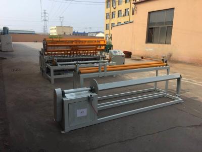 China Pre Straightening Roll 5mm Wire Mesh Fence Making Machine for sale