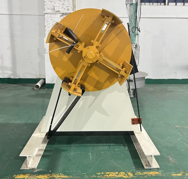 MT Heavy Rack Decoiler Uncoiler Machine side view