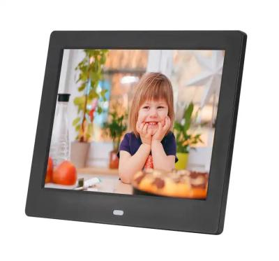 China Digital Picture Frame with 1024x768 HD Display, autoplay via USB/SD Card Slots and Remote Control for sale
