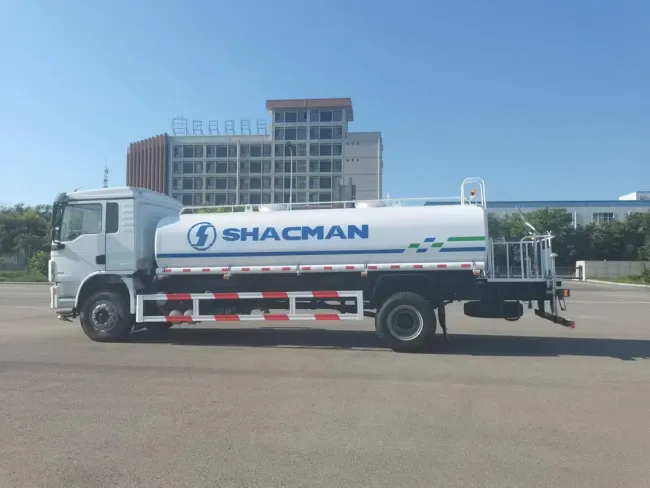 Shacman 210HP Asphalt Spray Sprinkler Truck 4X2 8m3 Bitumen Tank Truck