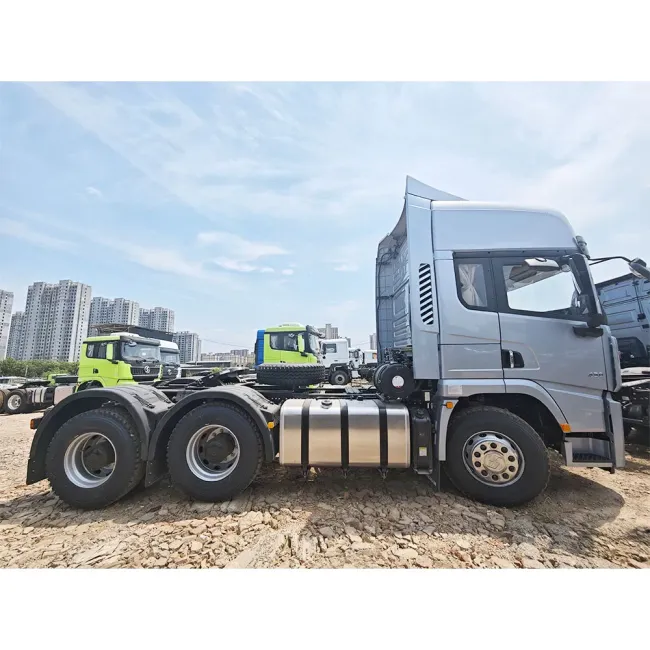 Industrial Construction Goods Cargo Transport Shacman Diesel Engine Trailer Tractor Lorry Truck