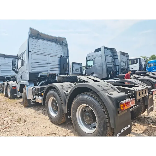 Industrial Construction Goods Cargo Transport Shacman Diesel Engine Trailer Tractor Lorry Truck