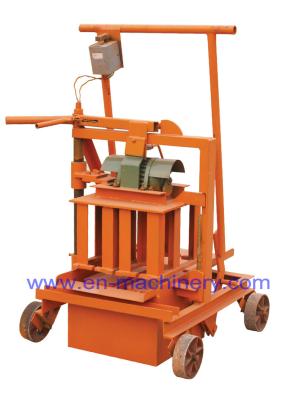 China Máquina de fatura de tijolo concreta 2-45 colocação de ovo de alta qualidade pequena máquina oca do bloco à venda