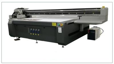 China impressora a jato de tinta UV de 58Sqm/H Digitas 2500mm*1300mm unidirecionais à venda