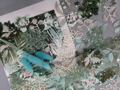 Chine Tissu brodé de paillette florale verte libre de Madame Dress AZO à vendre