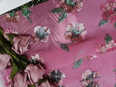 中国 着色された刺繍された花のスパンコールの生地に完全に絹100% 販売のため