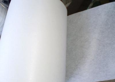 China La tela de rayón blanca ULTRAVIOLETA anti hecha girar ata la tela no tejida para los tejidos mojados en venta