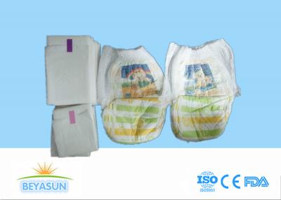 China Los pañales grados B superficiales del super suave levantan los pantalones que la mezcla ISO del pañal aprueba en venta