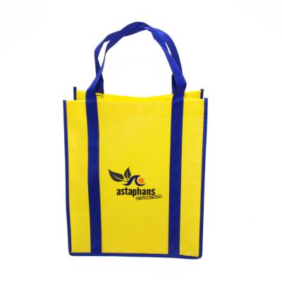 China Seaming Customized Non Woven Shopping Bag , Laminated Non Woven Tote Bag Yello for sale