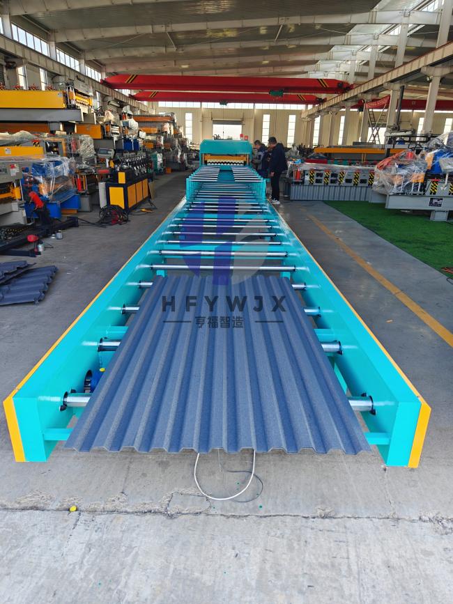 C21 Roof Panel Roll Forming Machine - Production View